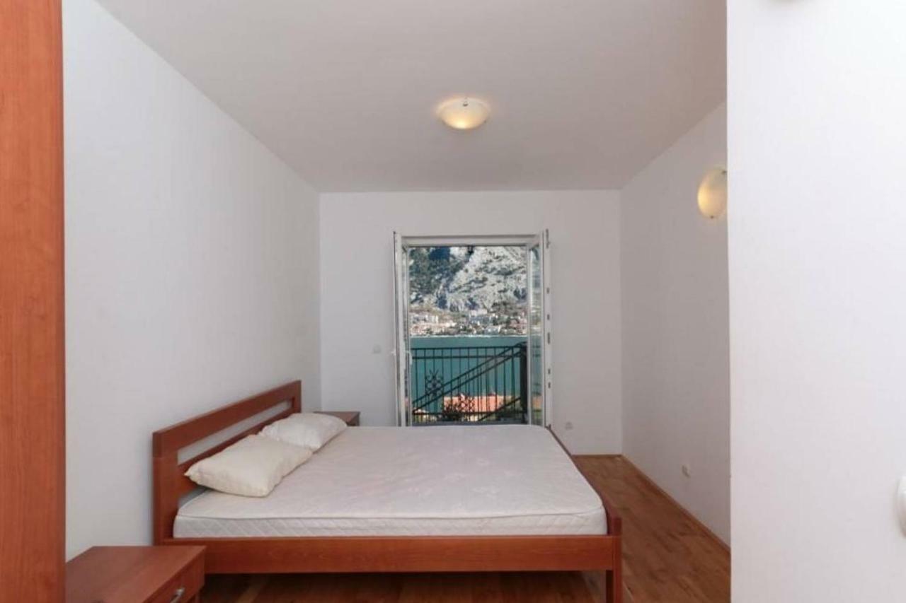 Sun Apartment Kotor Buitenkant foto