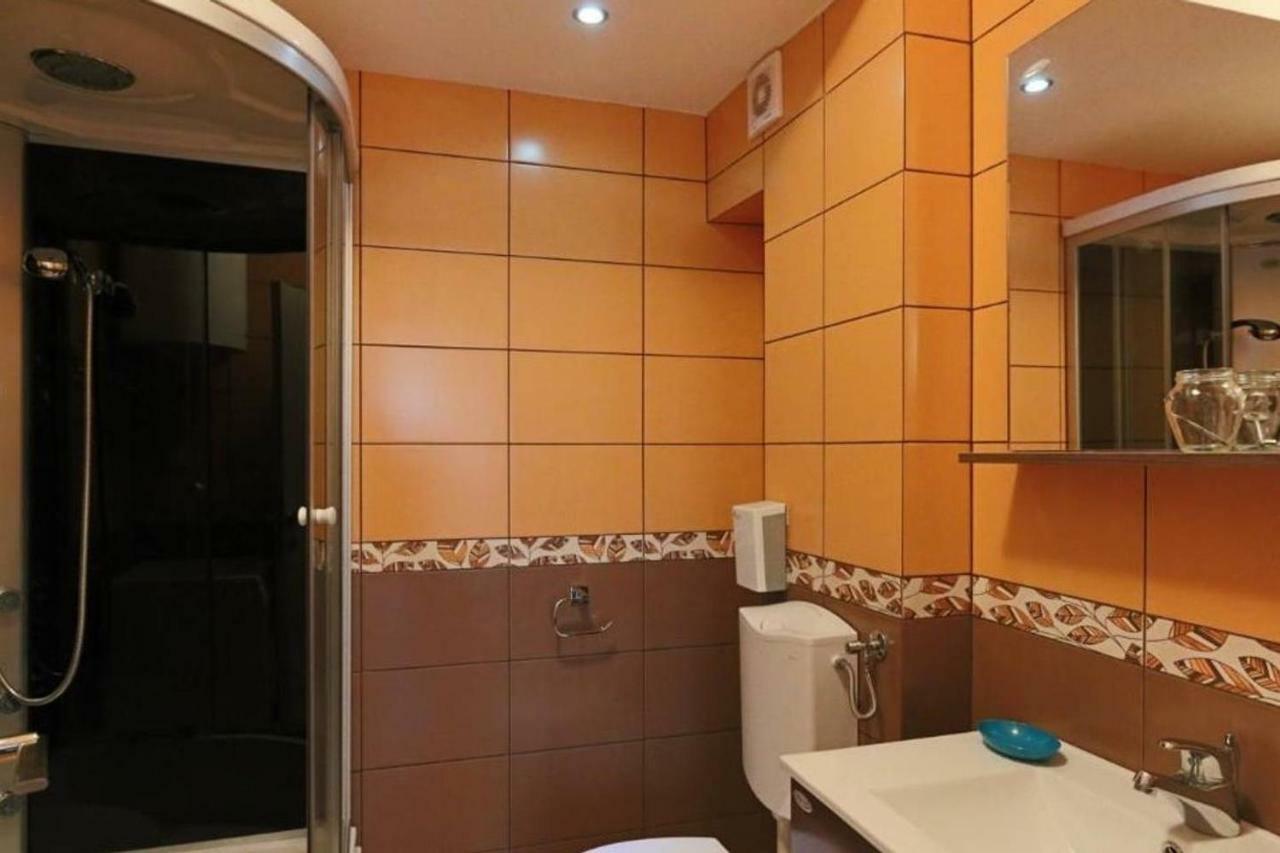 Sun Apartment Kotor Buitenkant foto