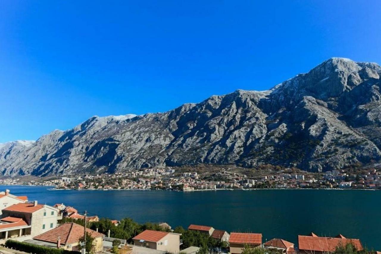 Sun Apartment Kotor Buitenkant foto